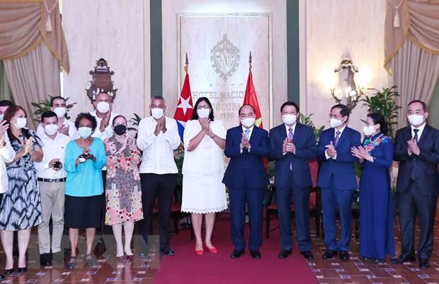 Chủ tịch nước Nguyễn Xuân Phúc với Phó Chủ tịch thứ nhất Viện Cuba hữu nghị với các dân tộc (ICAP) Noemi Rabaza Fernandesz và các đại biểu. (Ảnh: Thống Nhất/TTXVN) Chủ tịch nước Nguyễn Xuân Phúc với Phó Chủ tịch thứ nhất Viện Cuba hữu nghị với các dân tộc (ICAP) Noemi Rabaza Fernandesz và các đại biểu. (Ảnh: Thống Nhất/TTXVN)