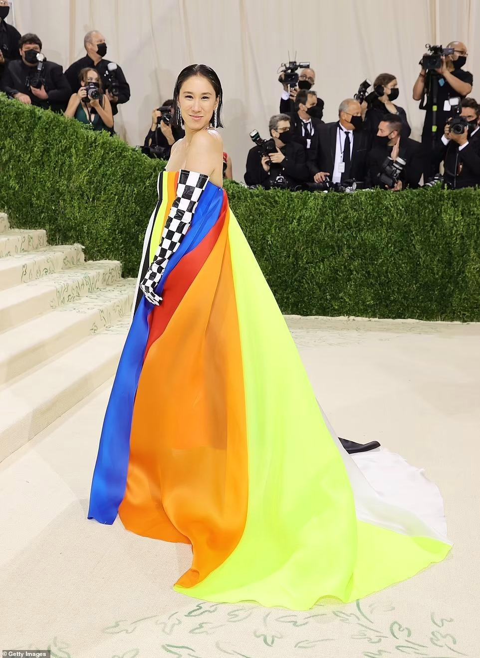 Eva Chen, giám đốc quan hệ đối tác thời trang tại Instagram.