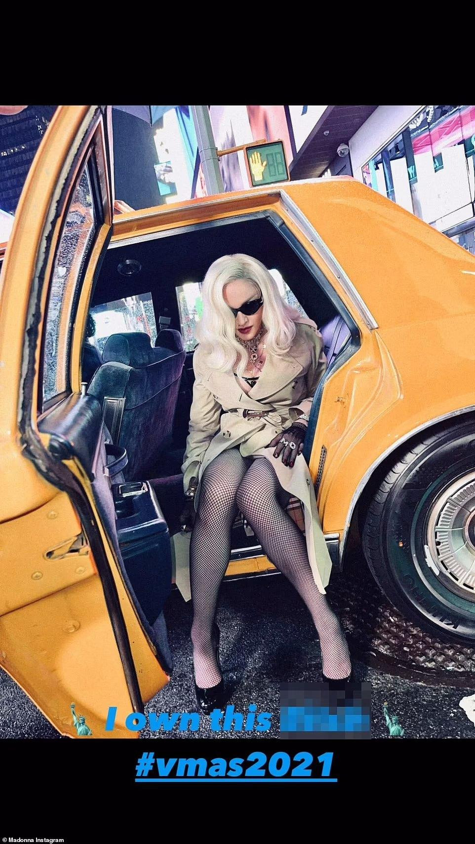 "Nữ hoàng nhạc pop" gắn bó với giải thưởng âm nhạc uy tín hàng đầu nước Mỹ này rất nhiều năm qua. Trong suốt sự nghiệp, cô giành được 20 chiếc cúp "Nghệ sĩ của năm".