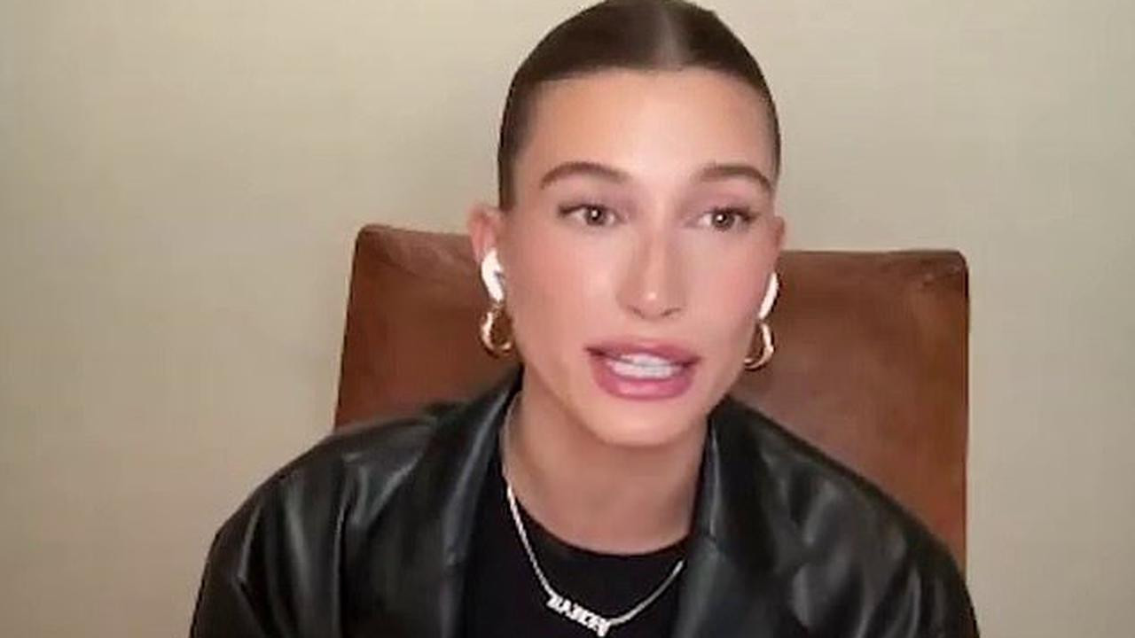 Hailey khẳng định tin đồn Justin Bieber ngược đãi cô là trái ngược với sự thật. Hailey khẳng định tin đồn Justin Bieber ngược đãi cô là trái ngược với sự thật.