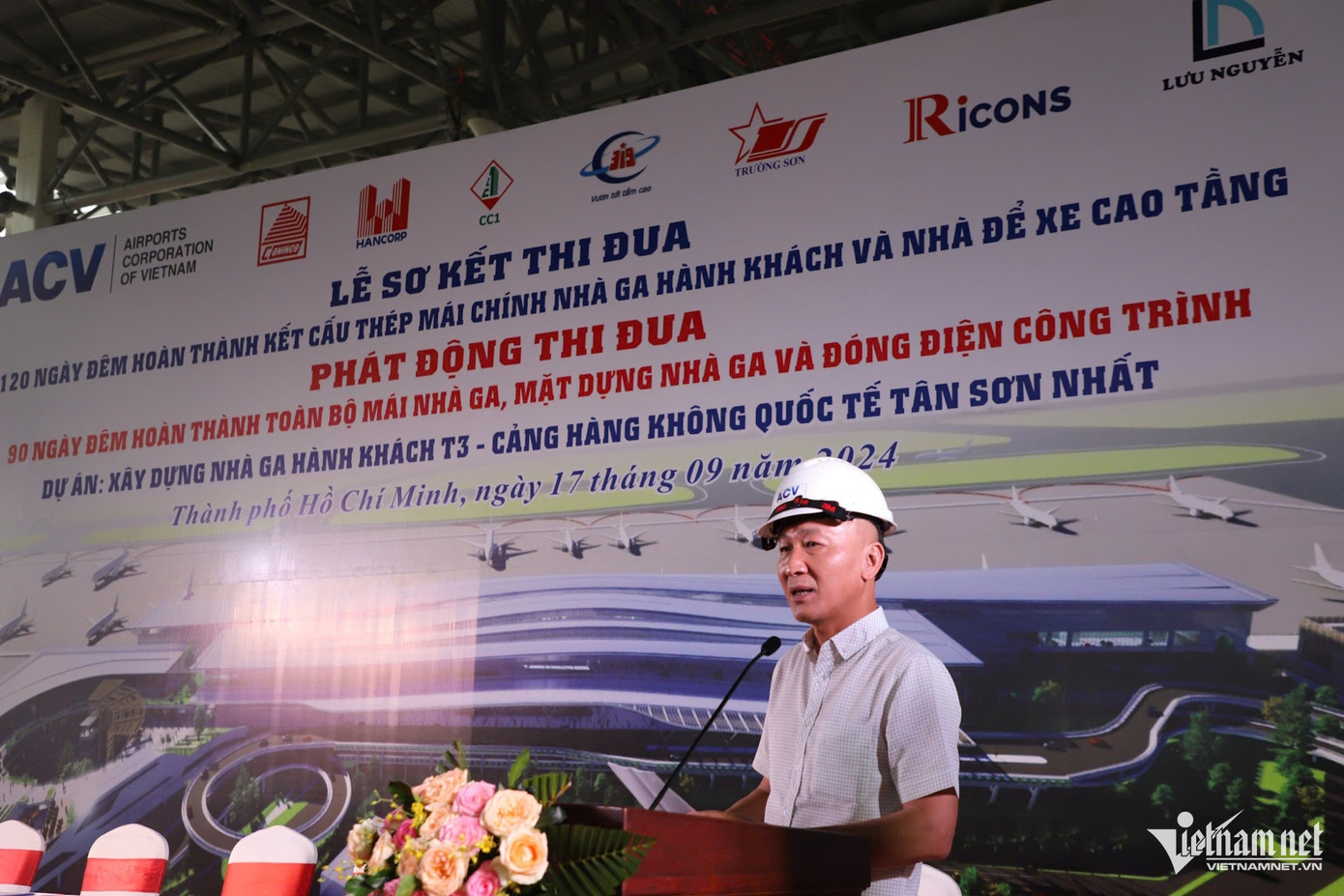 Ông Lê Khắc Hồng, Trưởng ban Quản lý dự án xây dựng nhà ga hành khách T3 sân bay Tân Sơn Nhất. Ảnh: T.K. Ông Lê Khắc Hồng, Trưởng ban Quản lý dự án xây dựng nhà ga hành khách T3 sân bay Tân Sơn Nhất. Ảnh: T.K.