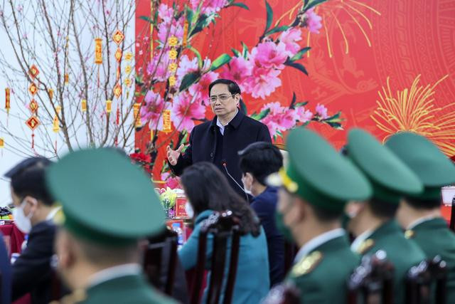 Thủ tướng nhấn mạnh, phải góp phần giữ vững độc lập, chủ quyền, toàn vẹn lãnh thổ của đất nước bằng các biện pháp hòa bình. Ảnh: VGP/Nhật Bắc Thủ tướng nhấn mạnh, phải góp phần giữ vững độc lập, chủ quyền, toàn vẹn lãnh thổ của đất nước bằng các biện pháp hòa bình. Ảnh: VGP/Nhật Bắc