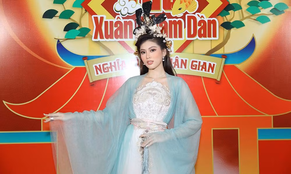 Á hậu Ngọc Thảo trong tạo hình Nhị Tiên.