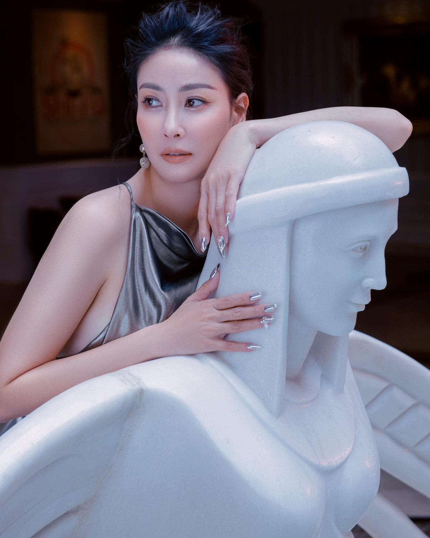 Nhan sắc trẻ trung ở tuổi tứ tuần của Hà Kiều Anh luôn khiến các đàn em ngưỡng mộ.