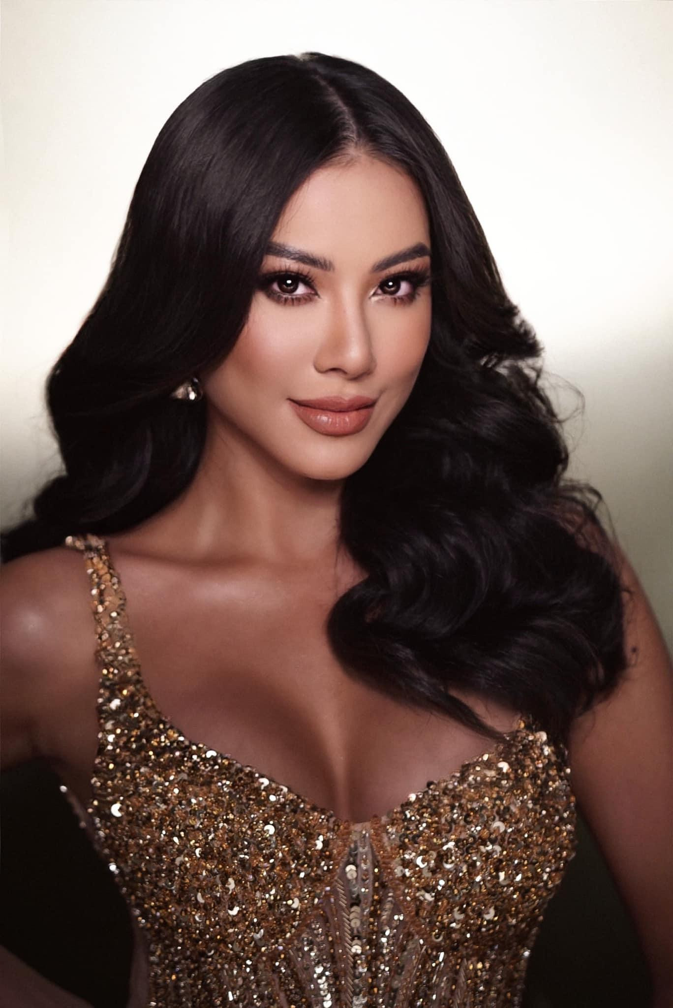 Á hậu Kim Duyên diện váy sequin lấp lánh khoe vòng một đầy đặn vô cùng nóng bỏng.