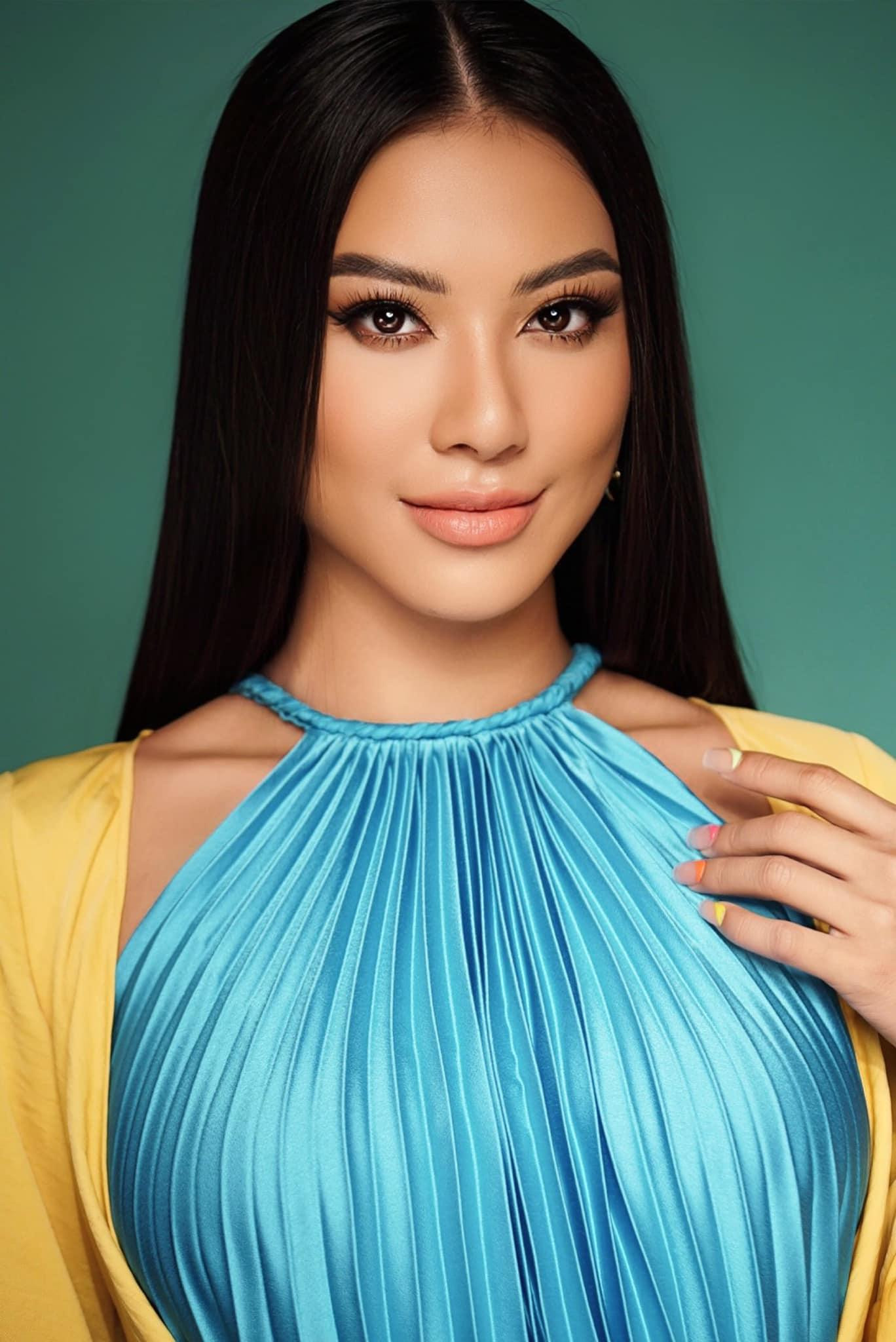 Á hậu Kim Duyên đẹp tựa nàng Xuân khi mặc váy yếm quyến rũ.