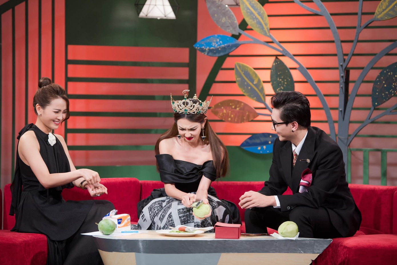 Tham gia chương trình Thuỳ Tiên không ngần ngại thể hiện tính cách vui vẻ và hài hước trên sóng truyền hình.