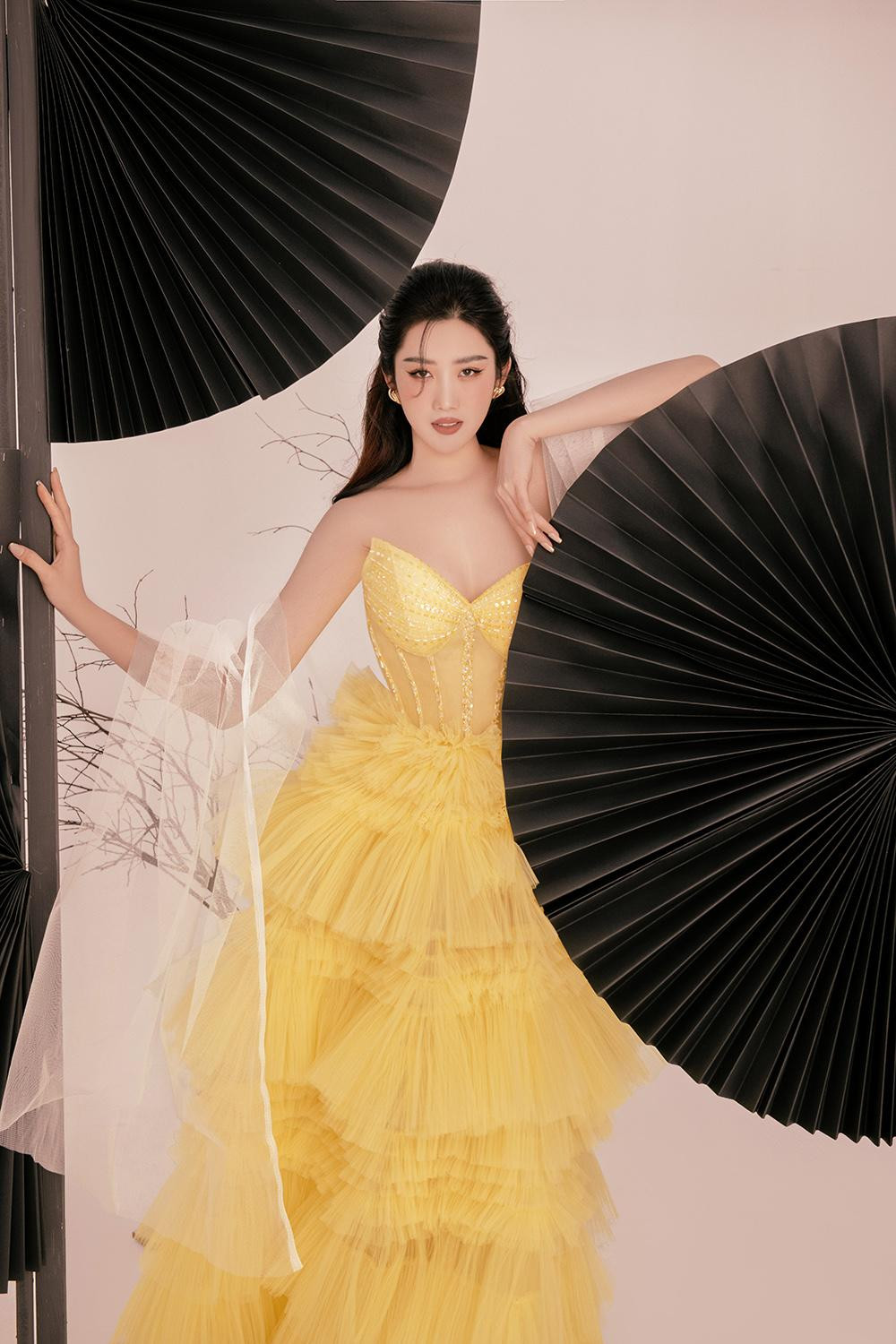 Với diễn xuất được giới chuyên môn nhận định là tiến bộ trong Cây Táo Nở Hoa, Thúy Ngân tiếp tục ghi dấu ấn lớn với vai diễn bác sĩ Châu.