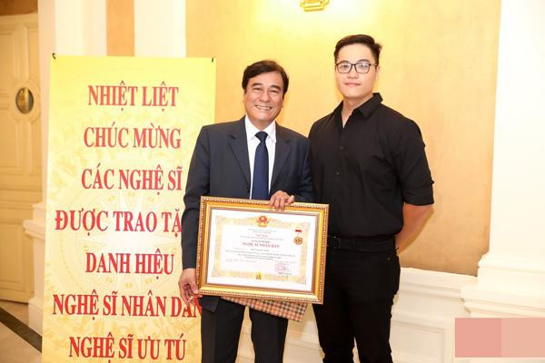 NSND Mạnh Cường khi nhận danh hiệu NSND.