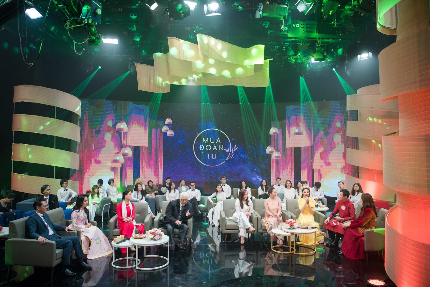 Chương trình "Mùa đoàn tụ" phát sóng vào đêm giao thừa quy tụ dàn sao đình đám.