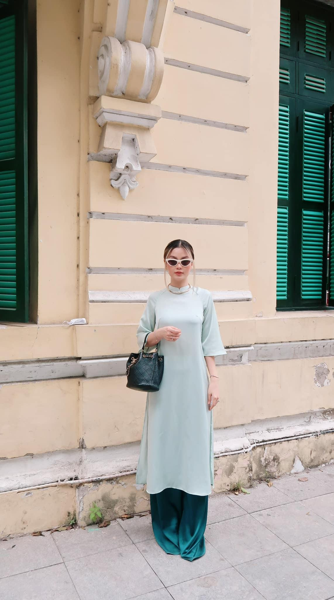 Năm vừa qua, Diễm Trang dành nhiều thời gian ở Ba Lan để giúp đỡ chồng trong công việc kinh doanh. Năm vừa qua, Diễm Trang dành nhiều thời gian ở Ba Lan để giúp đỡ chồng trong công việc kinh doanh.