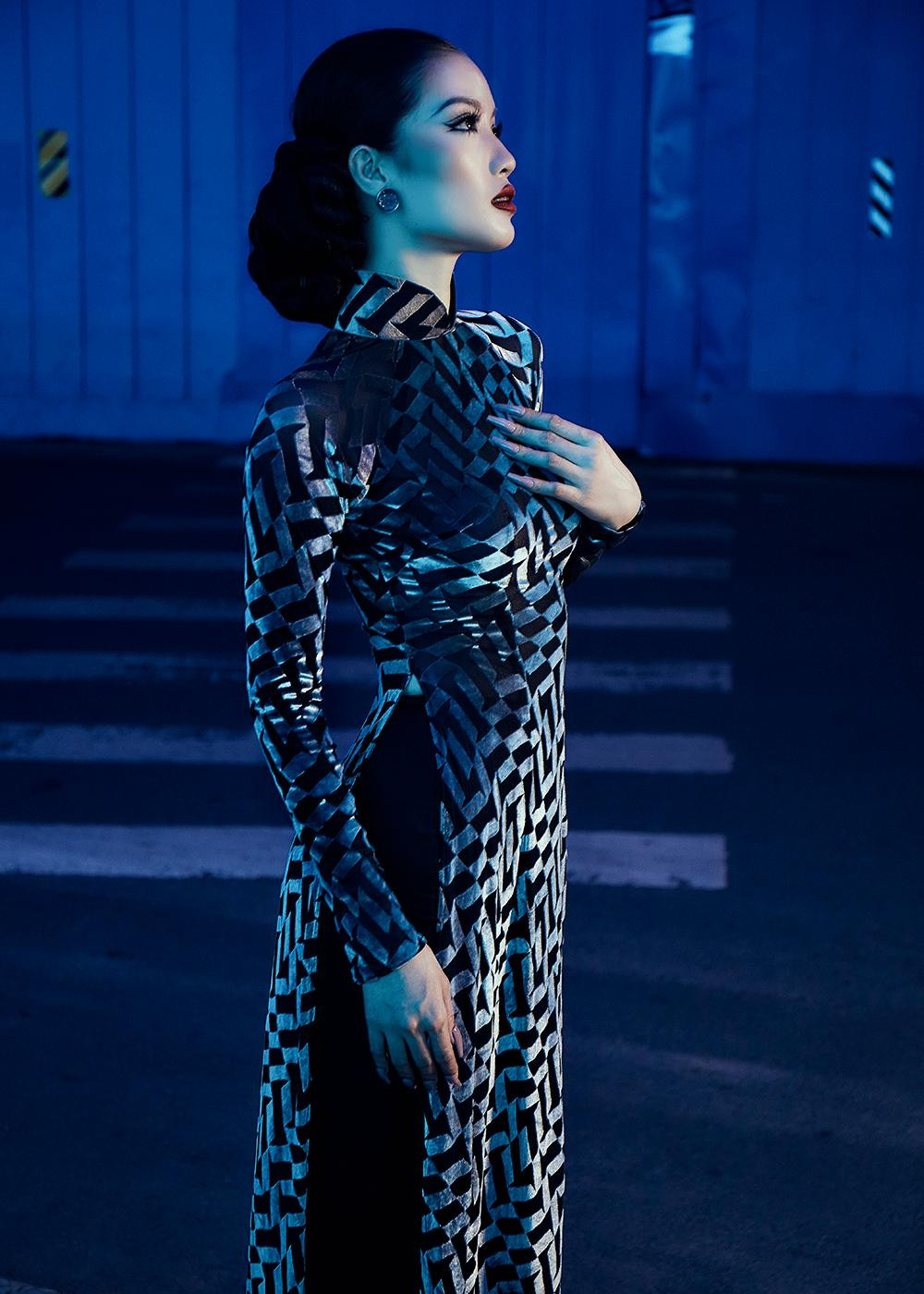 Hơi thở đương đại được khai thác triệt để trong những thiết kế áo dài vào dịp cận Tết. Hơi thở đương đại được khai thác triệt để trong những thiết kế áo dài vào dịp cận Tết.