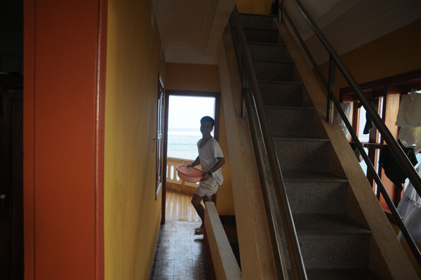 Trên mỗi đảo, điều kiện sống rất chật hẹp