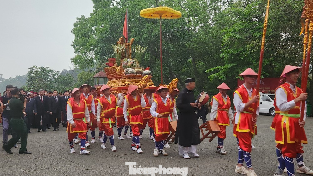 Giỗ Tổ Hùng Vương và tuần Văn hóa du lịch đất Tổ năm Ất Tỵ nhằm tăng cường tuyên truyền, quảng bá di sản văn hóa, phát triển du lịch. Giỗ Tổ Hùng Vương và tuần Văn hóa du lịch đất Tổ năm Ất Tỵ nhằm tăng cường tuyên truyền, quảng bá di sản văn hóa, phát triển du lịch.