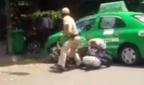 CSGT truy đuổi taxi Mai Linh lao bạt mạng trên phố ảnh 1