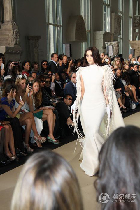 Là một diễn viên nổi tiếng của Trung Quốc, Phạm Băng Băng còn khá nổi ở nước ngoài trong lĩnh vực thời trang