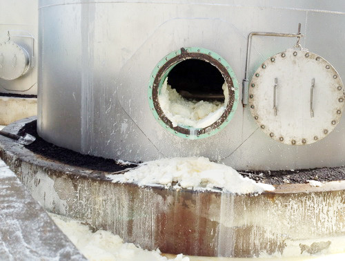 Bồn dầu cá bị cho là thiếu ôxy khiến 6 người thiệt mạng. Ảnh: Duy Khang