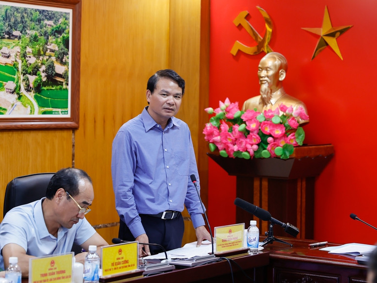 Bí thư Tỉnh ủy Lào Cai phát biểu tại cuộc làm việc. Ảnh: VGP/Nhật Bắc