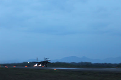 Cất cánh bay đêm