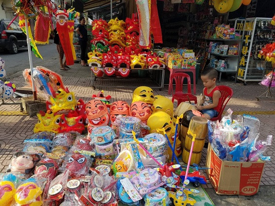 Đồ chơi Trung thu truyền thống hút khách ảnh 2