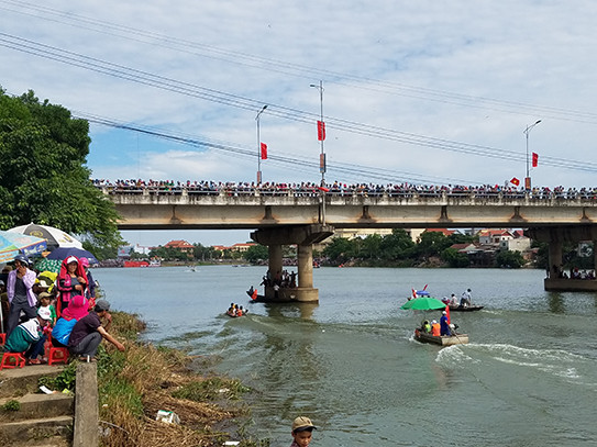 Tưng bừng lễ hội đua thuyền trên quê hương Đại Tướng ảnh 7