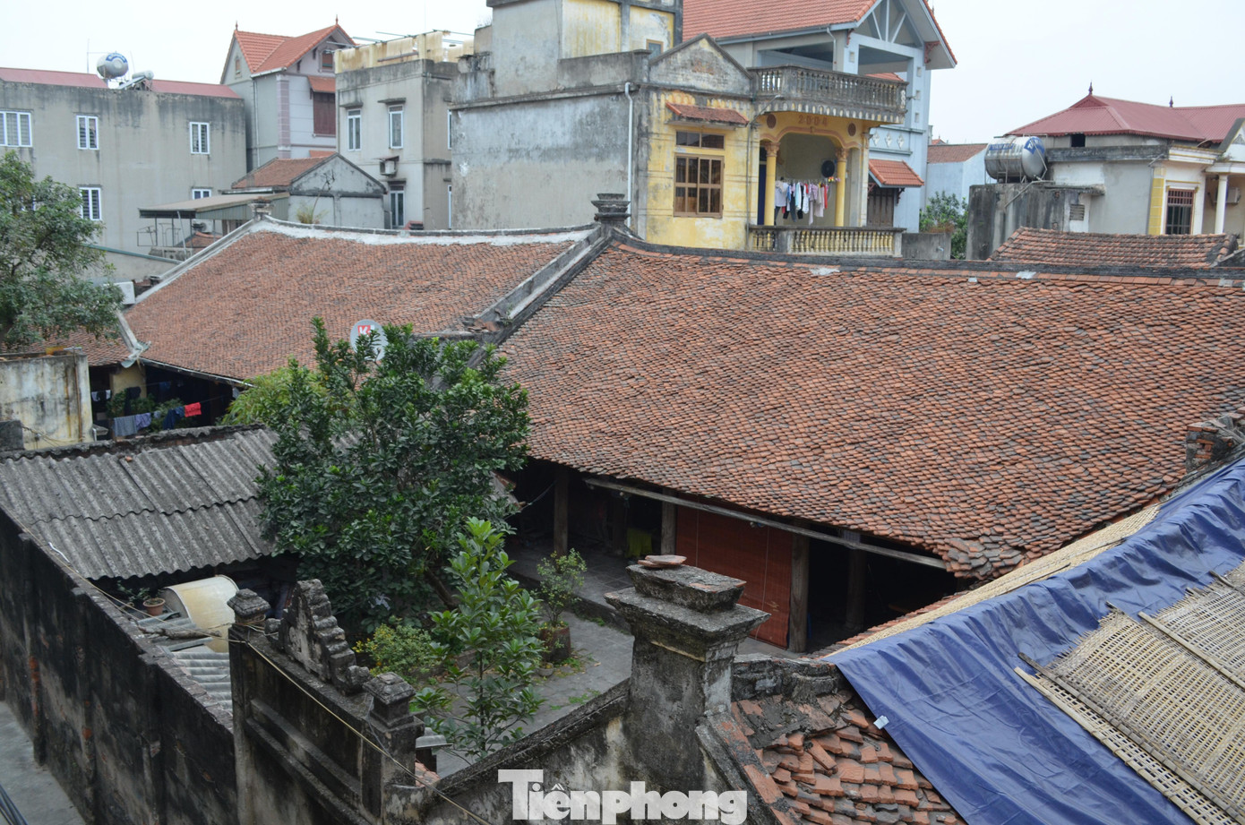 Trải qua nhiều thăng trầm, biến cố của lịch sử, nơi đây vẫn giữ được khoảng 50 ngôi nhà cổ tuổi đời trăm năm.