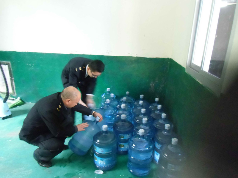 Nước ăn ở Trung Quốc được cho là có hàm lượng estrogen cao. Nước ăn ở Trung Quốc được cho là có hàm lượng estrogen cao