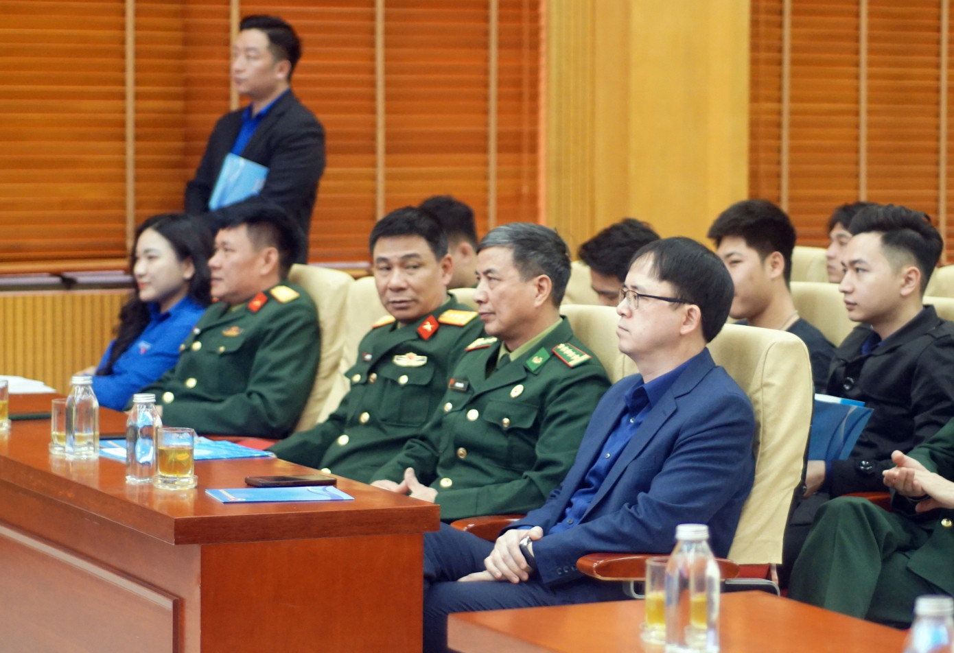 Đại diện khách mời tham dự chương trình.