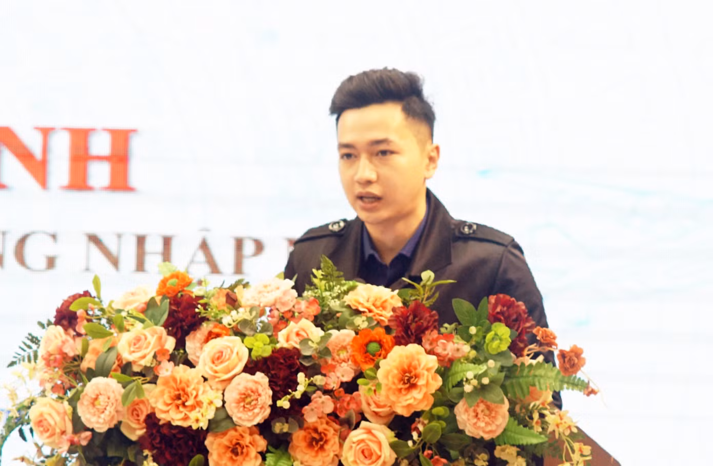 Bùi Tiến Đạt chia sẻ tại chương trình. Bùi Tiến Đạt chia sẻ tại chương trình.