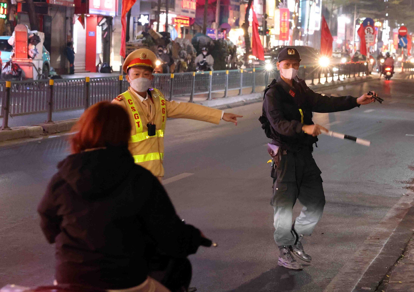 Tổ công tác 141 Công an TP Hà Nội làm nhiệm vụ đảm bảo ANTT.