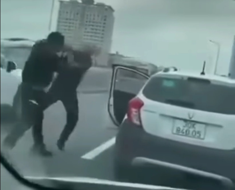 Hình ảnh vụ xô xát trên Vành đai 2 trên cao.