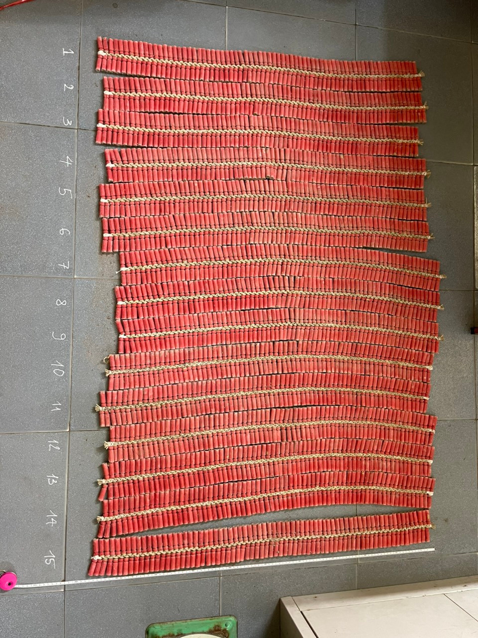 Pháo thu giữ của các đối tượng Thăm, Mười.