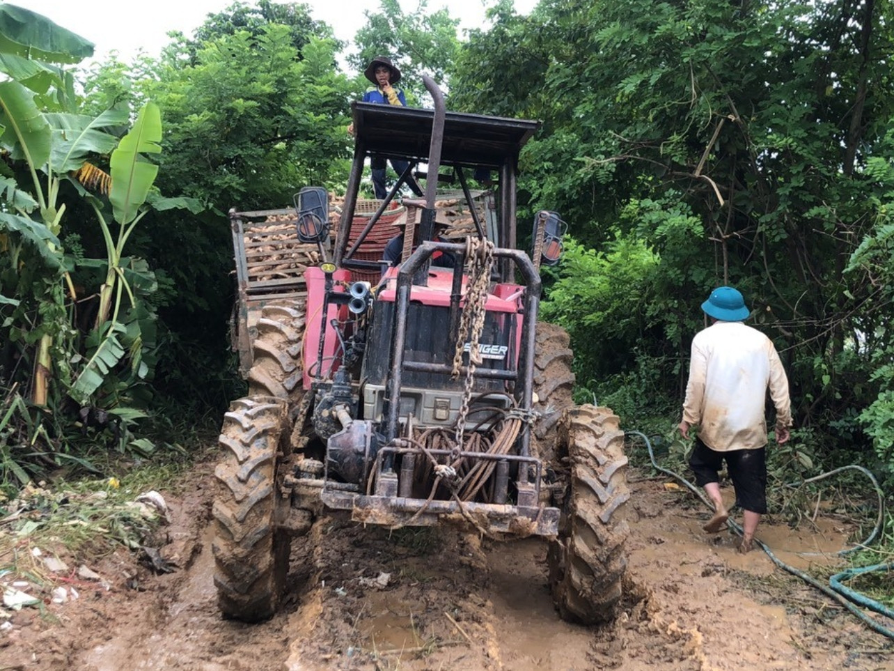 Khu vực rửa xe máy cày. Ảnh: Nguyên Lê Khu vực rửa xe máy cày. Ảnh: Nguyên Lê