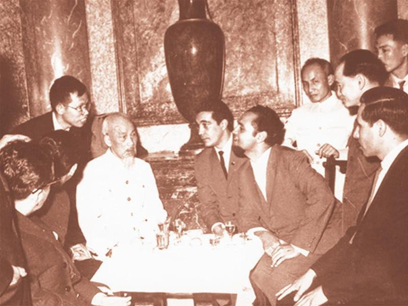 Bác Hồ gặp gỡ các đại biểu Châu Mỹ La ting. Ảnh : tư liệu Bác Hồ gặp gỡ các đại biểu Châu Mỹ La ting. Ảnh : tư liệu