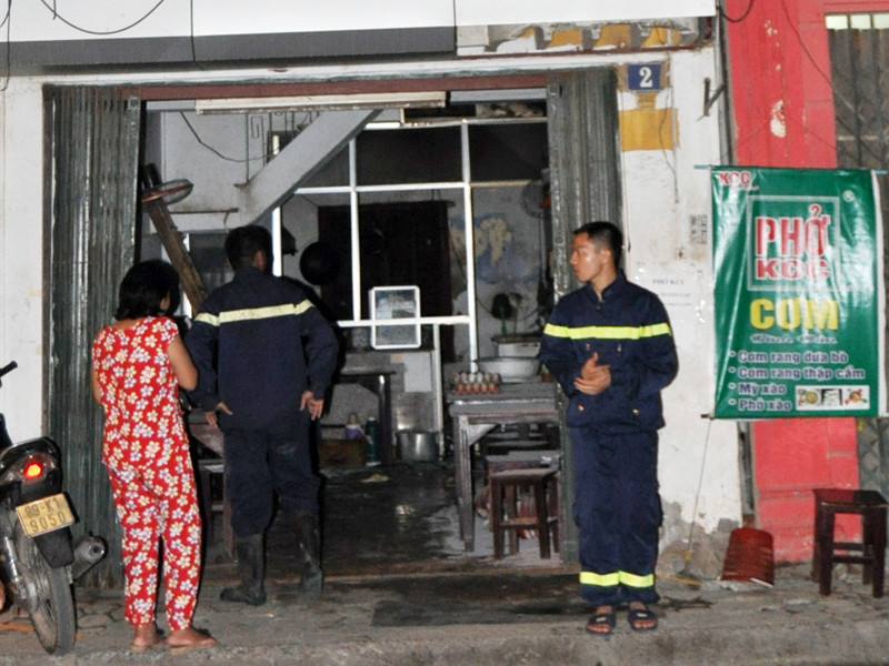 Vụ nổ khí gas đã khiến cả gia đình chủ cửa hàng phở phải đi cấp cứu