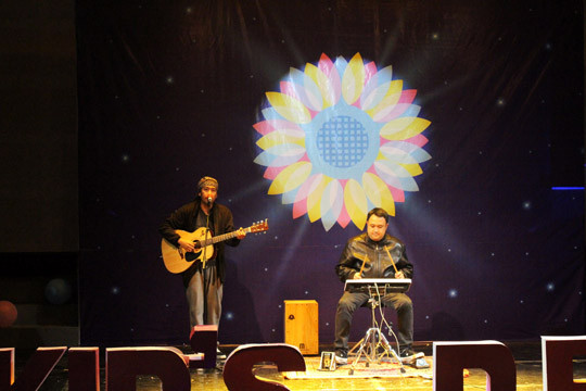 Đêm nhạc của 'nghệ sĩ nhí' khuyết tật gây xúc động ảnh 5