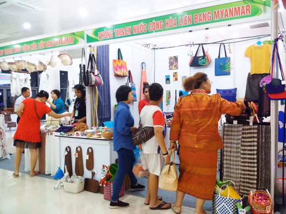 Nhiều nước Đông Nam Á giới thiệu sản vật ở Đà Nẵng ảnh 6