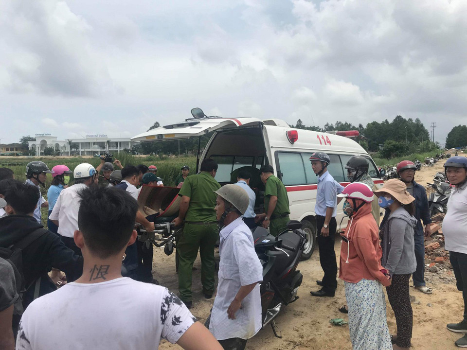 Một học sinh đuối nước tại hố hút cát trên sông Trà Khúc ảnh 1