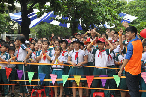 HLV Park Hang Seo 'Gieo ước mơ' với trẻ thơ Bình Định ảnh 1
