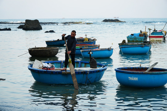 Khám phá vẻ đẹp hoang sơ Trạm đèn biển Ba Làng An ảnh 9