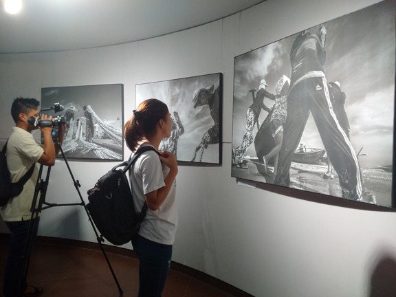 'Biển trong chúng ta', vạm vỡ và quặn thắt ảnh 12