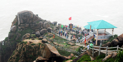 Lễ chào cờ nơi đón ánh bình minh đầu tiên ở Việt Nam ảnh 3