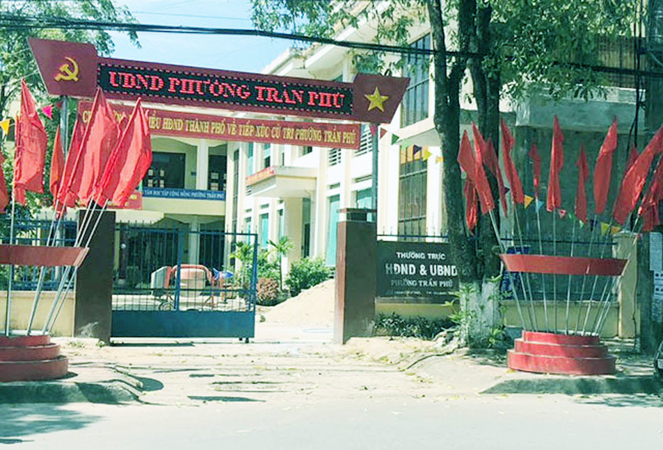 Bắt Phó phòng Nội vụ thành phố Quảng Ngãi ảnh 2