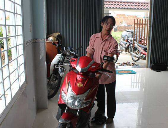 Táo tợn dùng roi điện, bình xịt hơi cay cướp 2,5 tỷ đồng ở Phú Yên ảnh 4