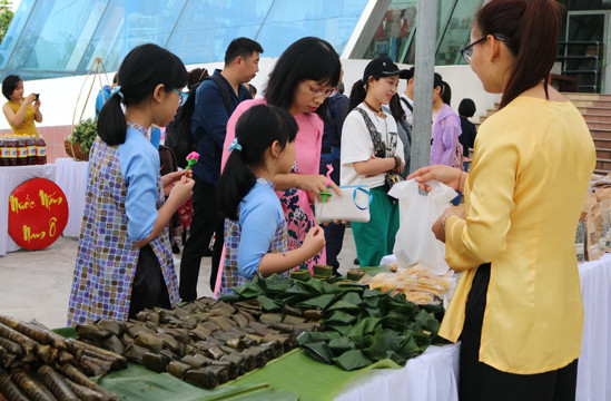  Phiên chợ Tết trong thành Điện Hải ảnh 2