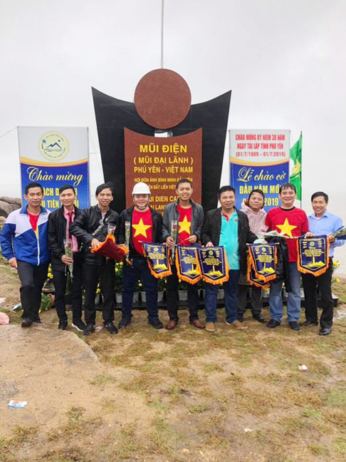 Lễ chào cờ nơi đón ánh bình minh đầu tiên ở Việt Nam ảnh 5