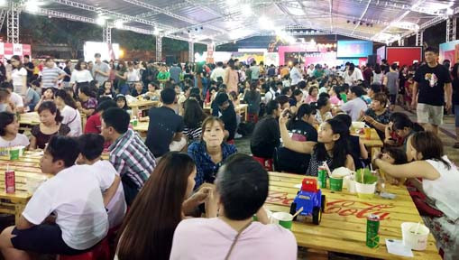 Đông đảo du khách tham gia Lễ hội ẩm thực đường phố Đà Nẵng ảnh 1