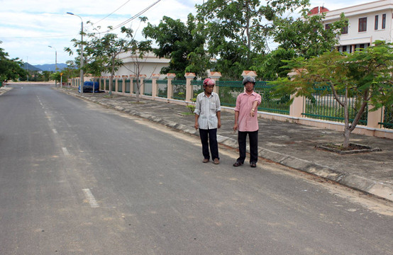 Táo tợn dùng roi điện, bình xịt hơi cay cướp 2,5 tỷ đồng ở Phú Yên ảnh 2