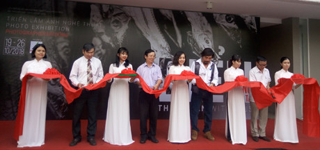 'Biển trong chúng ta', vạm vỡ và quặn thắt ảnh 10