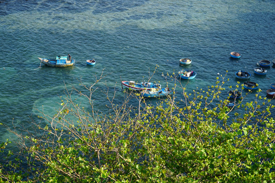 Khám phá vẻ đẹp hoang sơ Trạm đèn biển Ba Làng An ảnh 4